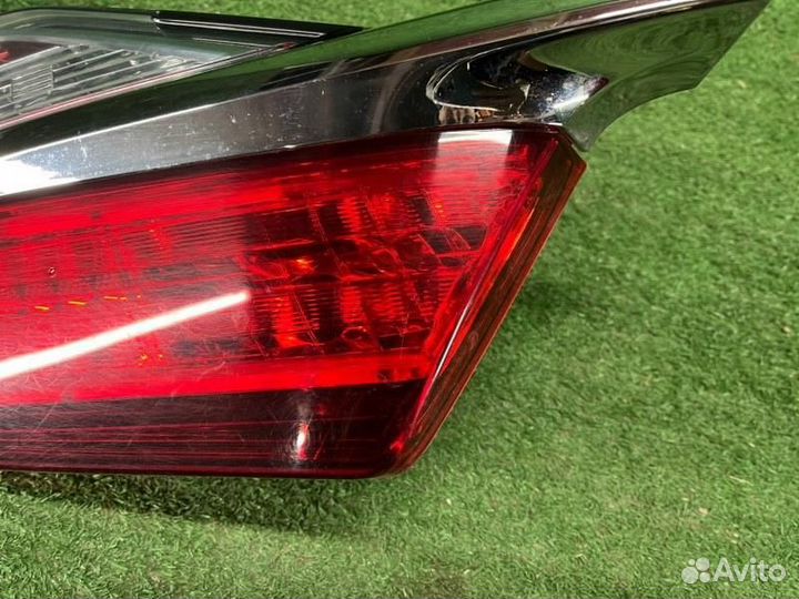 Фонарь левый внутренний Toyota Camry 7 XV50 (2014