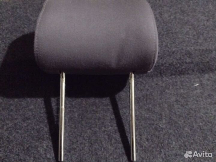 Подголовник безопасности задний