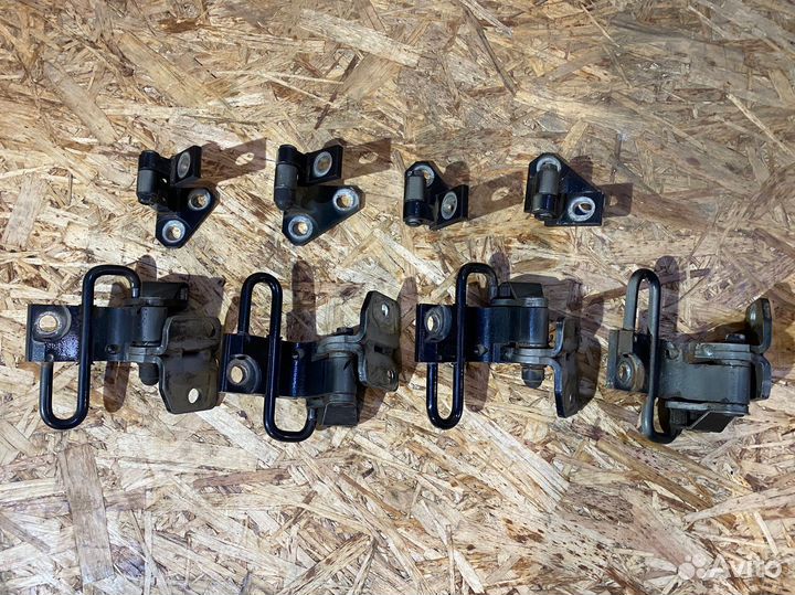 Петля двери VW Passat B6 B7 CC 05-15