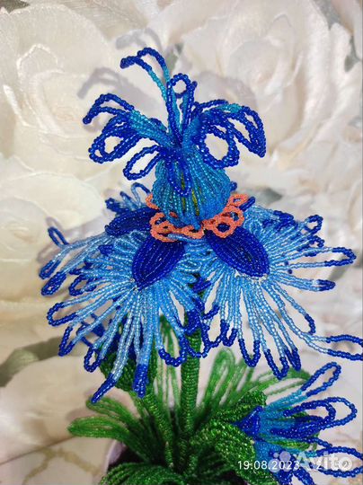 Цветы из бисера