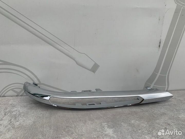 Накладка дхо левая Mercedes C W204