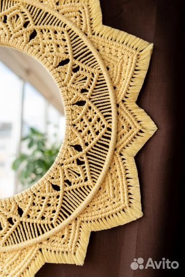 Зеркало макраме в цвете лимон