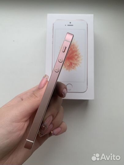 iPhone SE, 32 ГБ