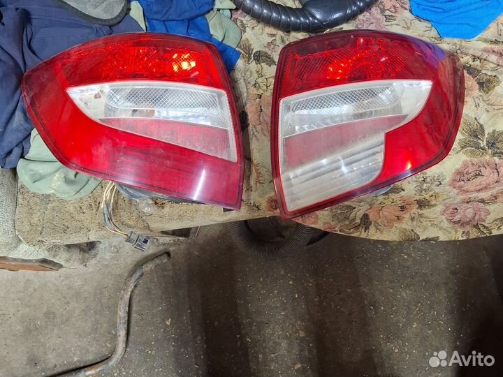 Задние фары на гранту седан