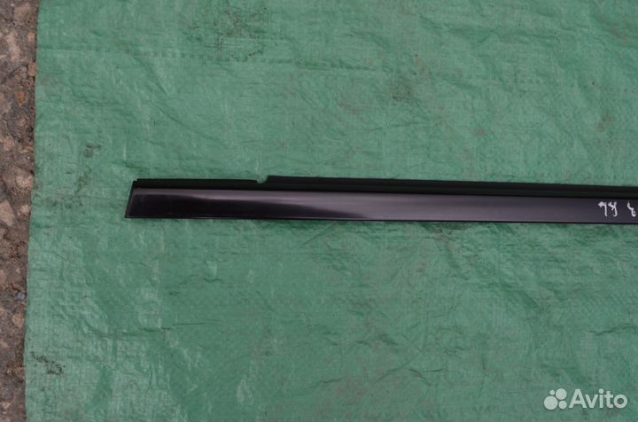 Задний левый молдинг двери Mercedes W203