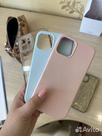 Чехол на iPhone 12 Guess