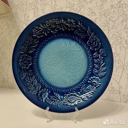 Блюдо круглое с рельефным декором 26 см