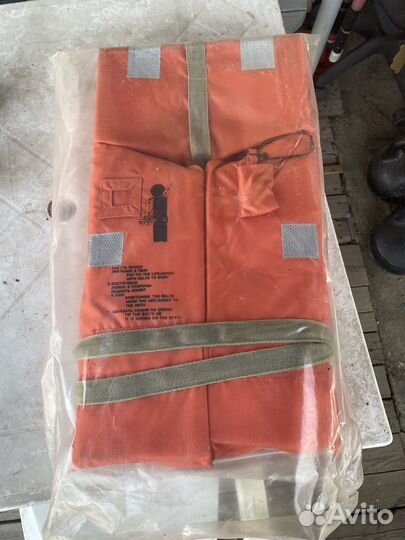 Спасательный жилет