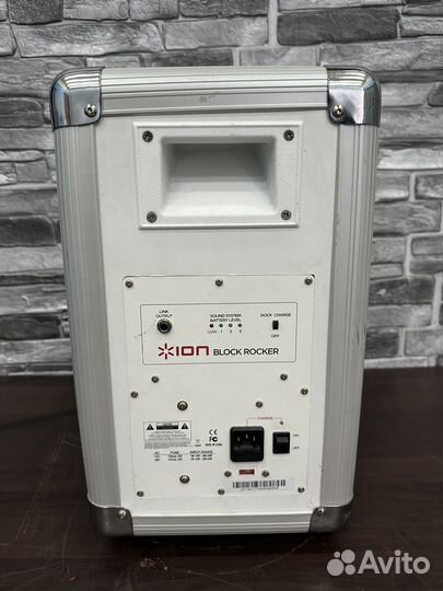 Гитарный комбоусилитель с аккумулятором