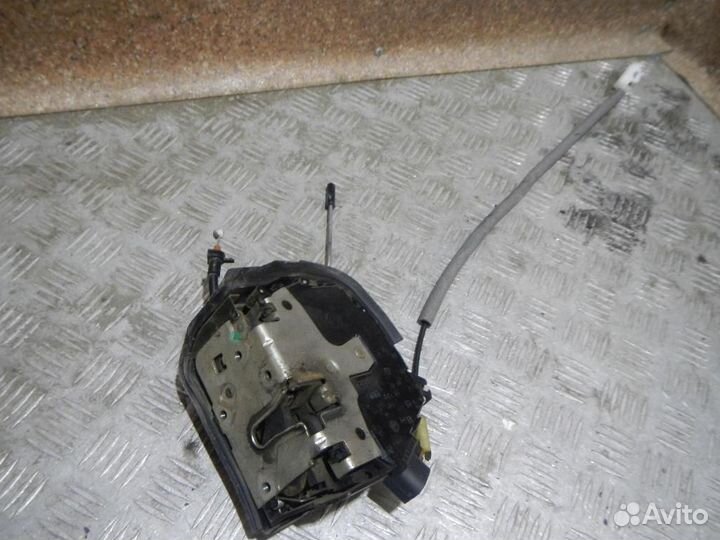 Замок двери задней левой BMW X5