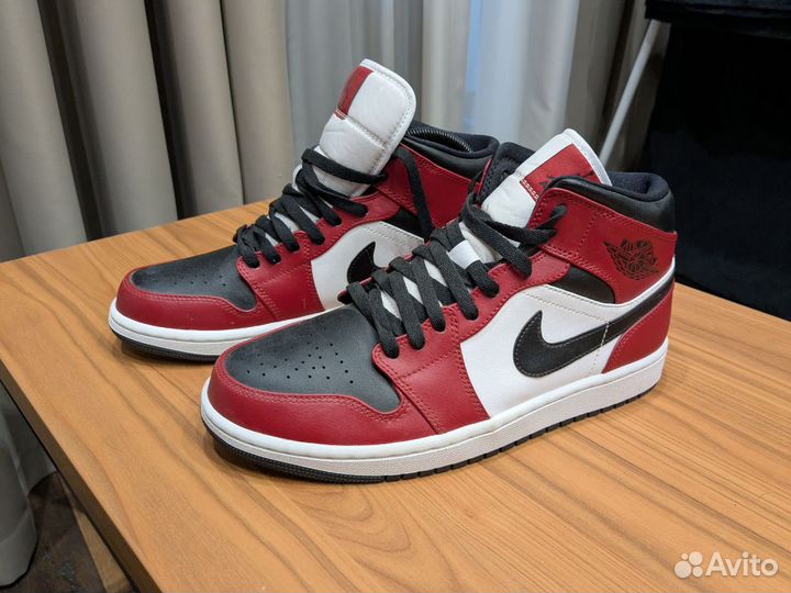 Nike Air Jordan 1 Mid Chicago Toe