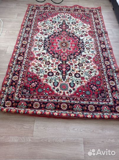 Ковер шерстяной новый размер 1.5 на 2.0 метра