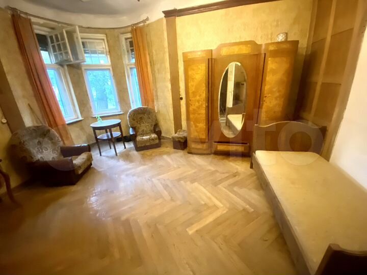 Комната 24 м² в 3-к., 1/2 эт.
