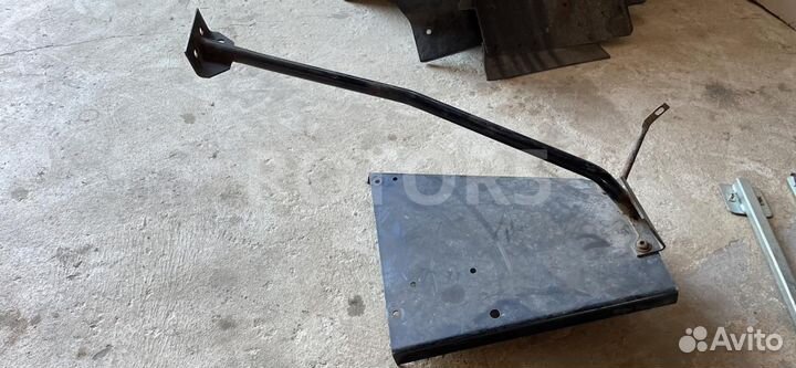 Кронштейн подножки кабины DAF XF 105 2012