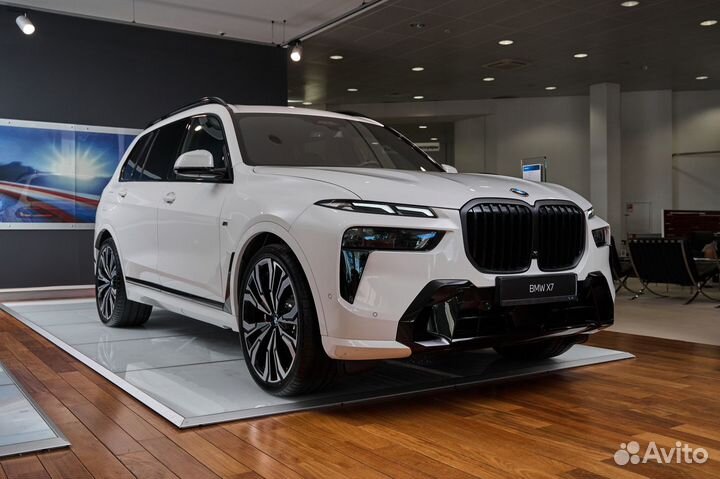 BMW X7 3.0 AT, 2024