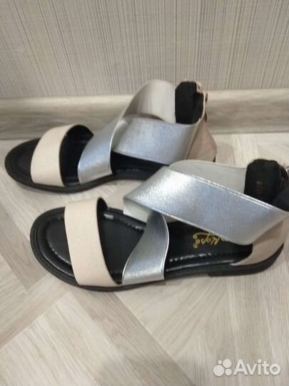 Босоножки женские