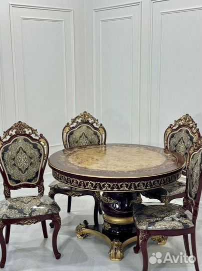 Стол кухонный и стулья