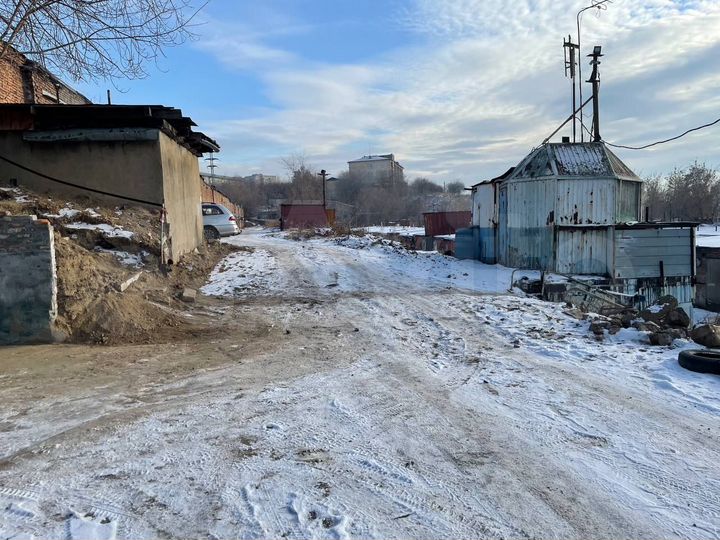 Гараж, > 30 м²