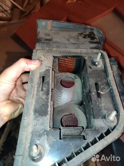 Продам задние фонари 2115