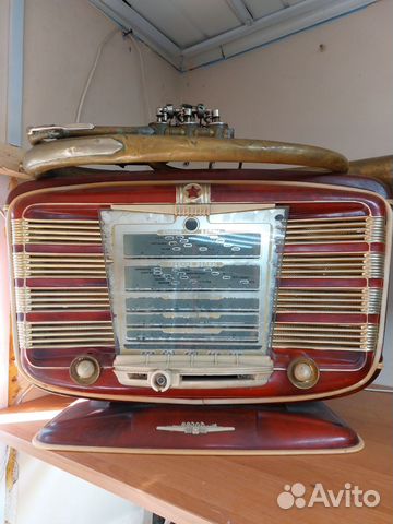 Радиоприёмник сетевой ламповый Звезда-54 Радиола