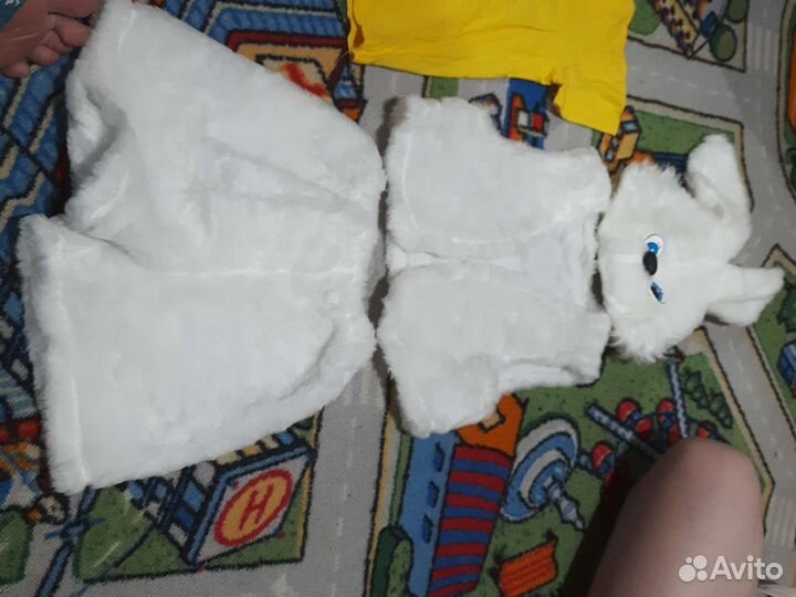 Новогодние костюмы(зайчик, снежинка, цыпленок