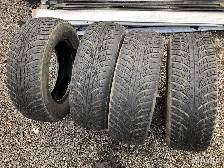 Kumho I'Zen RV KC15 215/70 R16