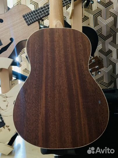 Укулеле Сопрано EQ (красное дерево)