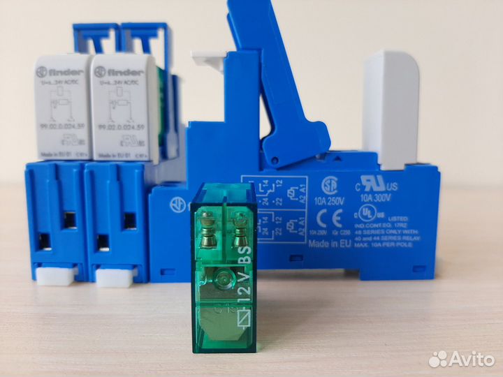 Реле finder бистабильное (импульсное)