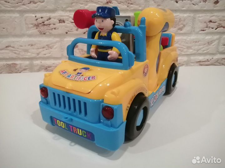 Игрушка машина с инструментами