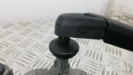 Моторчик стеклоочиcтителя 3-5 toyota avensis T25