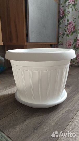 Горшок цветочный (пластик) б/у