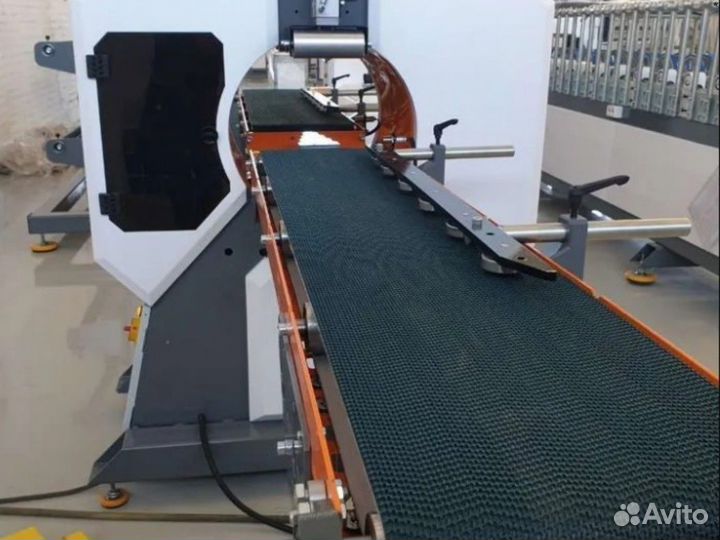 Горизонтальный упаковщик (орбитальный обмотчик)