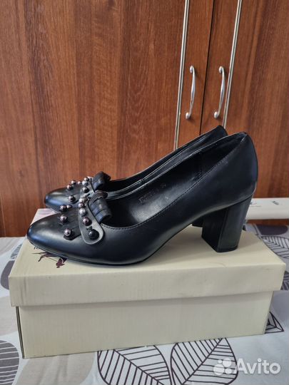 Туфли женские 39 размер черные