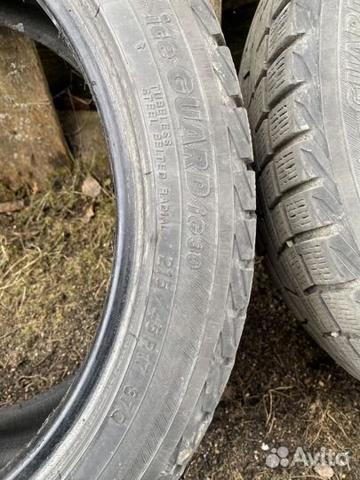 Yokohama Ice Guard IG30 215/45 R17