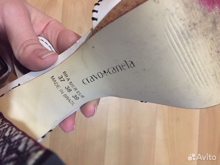 Босоножки кожаные