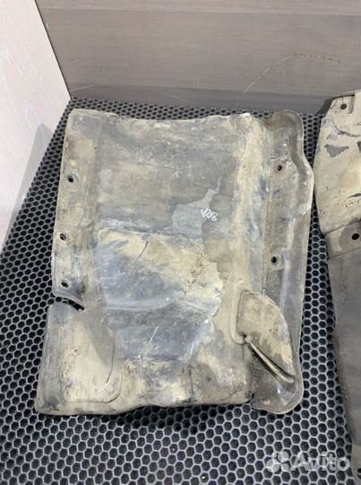 Пыльник двс бмв X5 E70 BMW боковая защита двигател