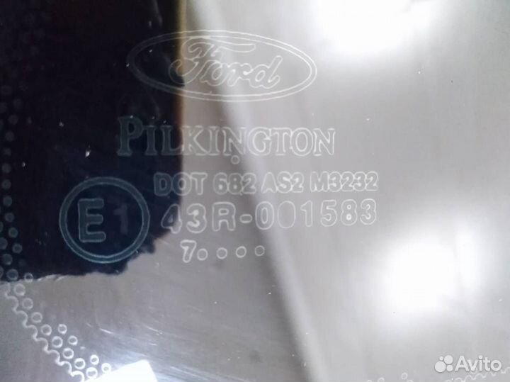 Стекло кузовное глухое правое Ford Fiesta MK5 2002