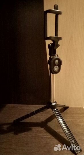 Монопод трипод с пультом управления