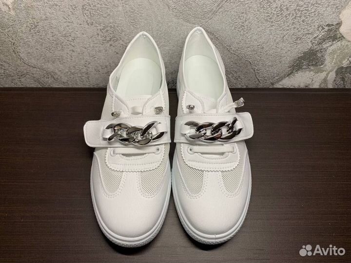 Лоферы белые в сетку