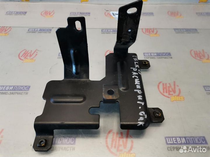 Кронштейн крепления бака Chevrolet TrailBlazer