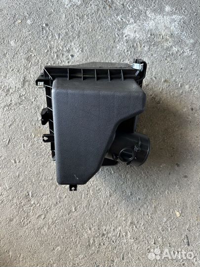 Корпус воздушного фильтра на toyota camry 70/75