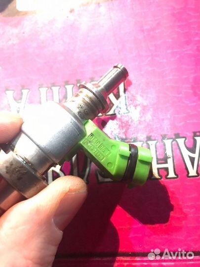 Форсунка toyota avensis