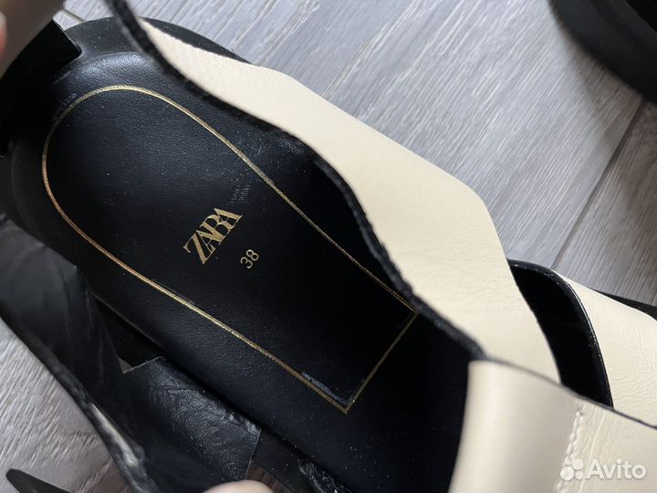 Кожаные сандалии Zara