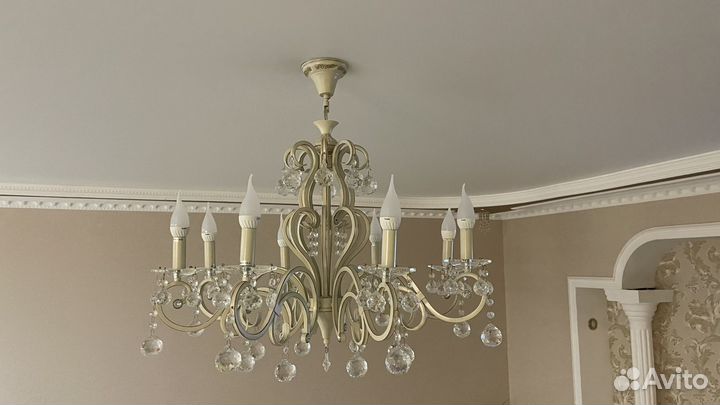 Люстра металлическая с хрусталем