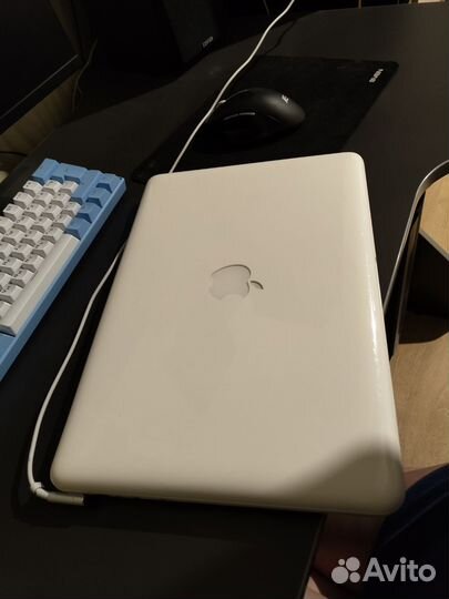 Apple macbook 13 2010