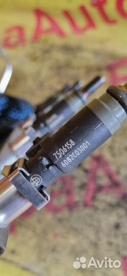 Топливная рампа в сборе с форсунками Bmw 3-Series