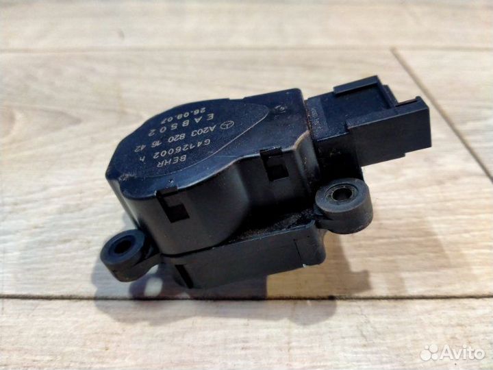 Сервопривод Mercedes-Benz 211.054 E 280 / E 300