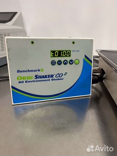 Benchmark шейкер ORBi-shaker CO2