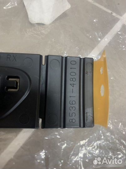 Кронштейн форсунки омывателя фары Lexus Rx350