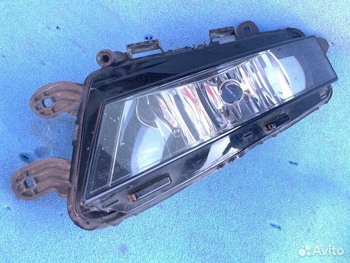 Skoda Octavia (A7) 2013-2020г фара противотуманная